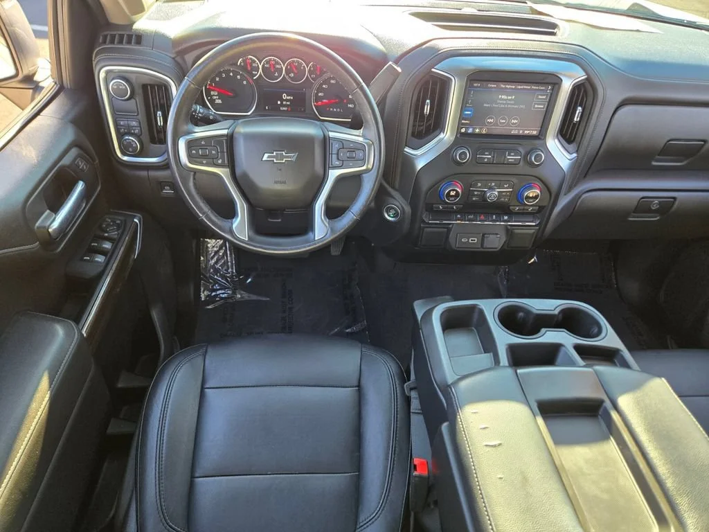 Used 2022 Iridescent Pearl Tricoat Chevrolet RST image 12