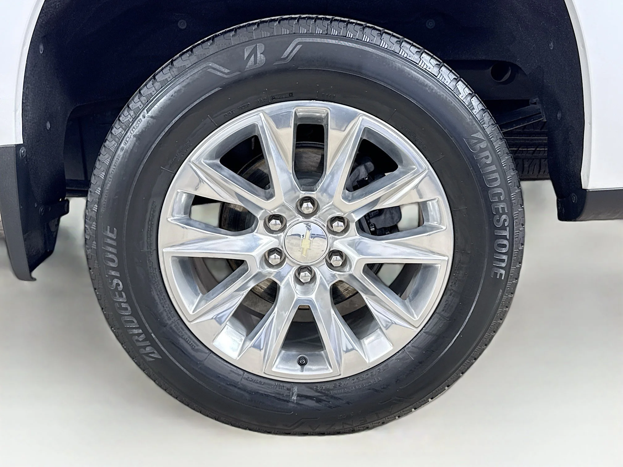 Used 2022 Iridescent Pearl Tricoat Chevrolet LTZ image 34
