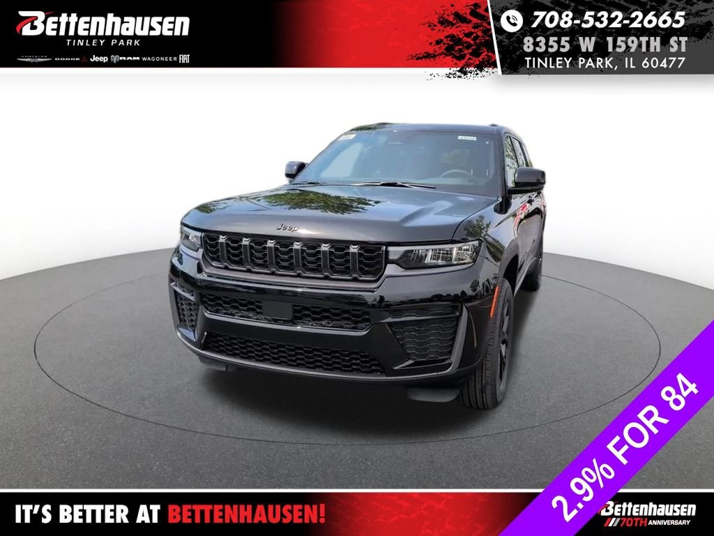 New 2026 Diamond Black Crystal Pearl-Coat Exterior Paint Jeep Laredo image 15