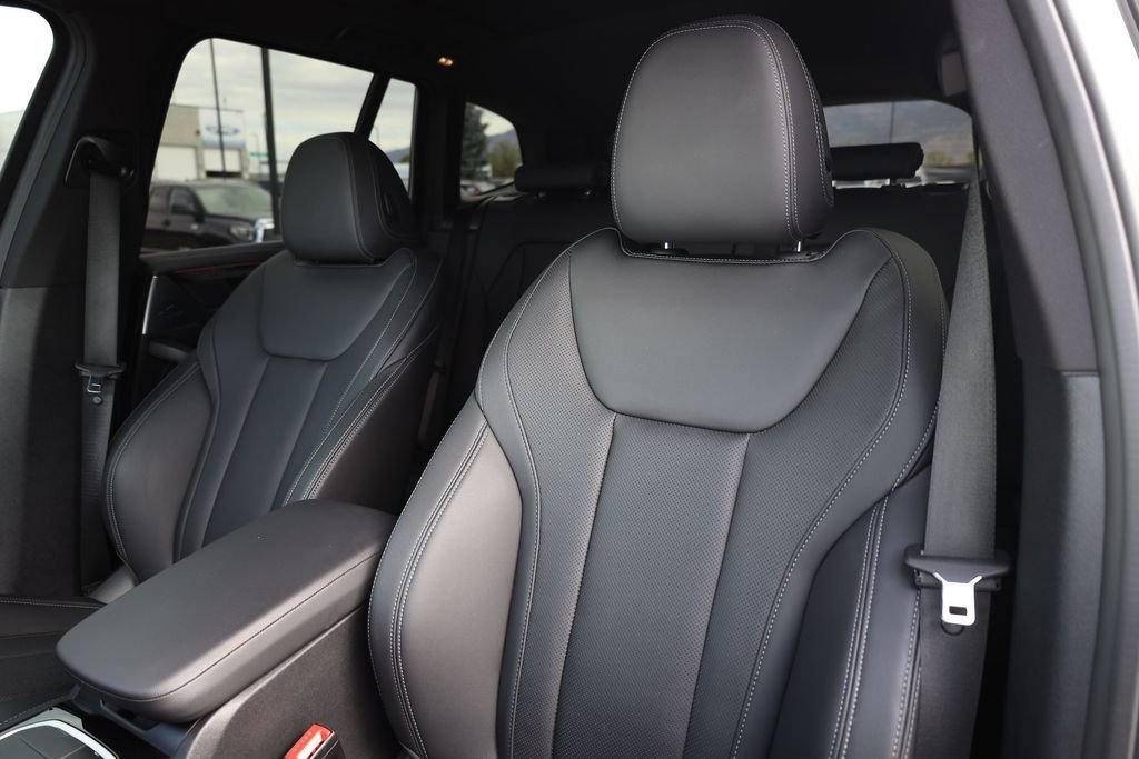 Used 2024 Alpine White BMW M40i image 16