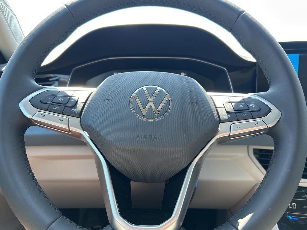 New 2026 White Volkswagen 1.5T SE image 25