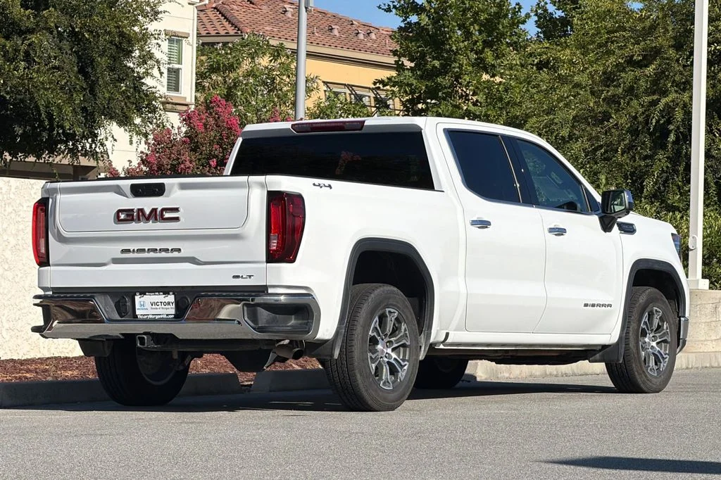 Used 2025 Summit White GMC SLT image 5