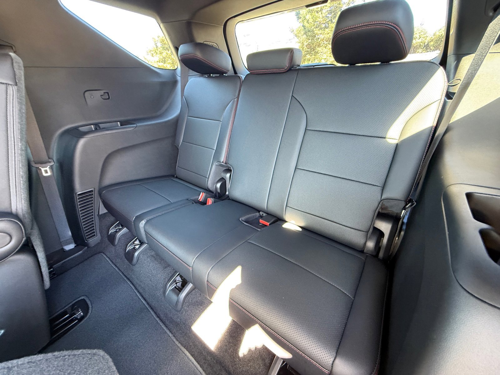 2025 Chevrolet Traverse RS - Photo 21