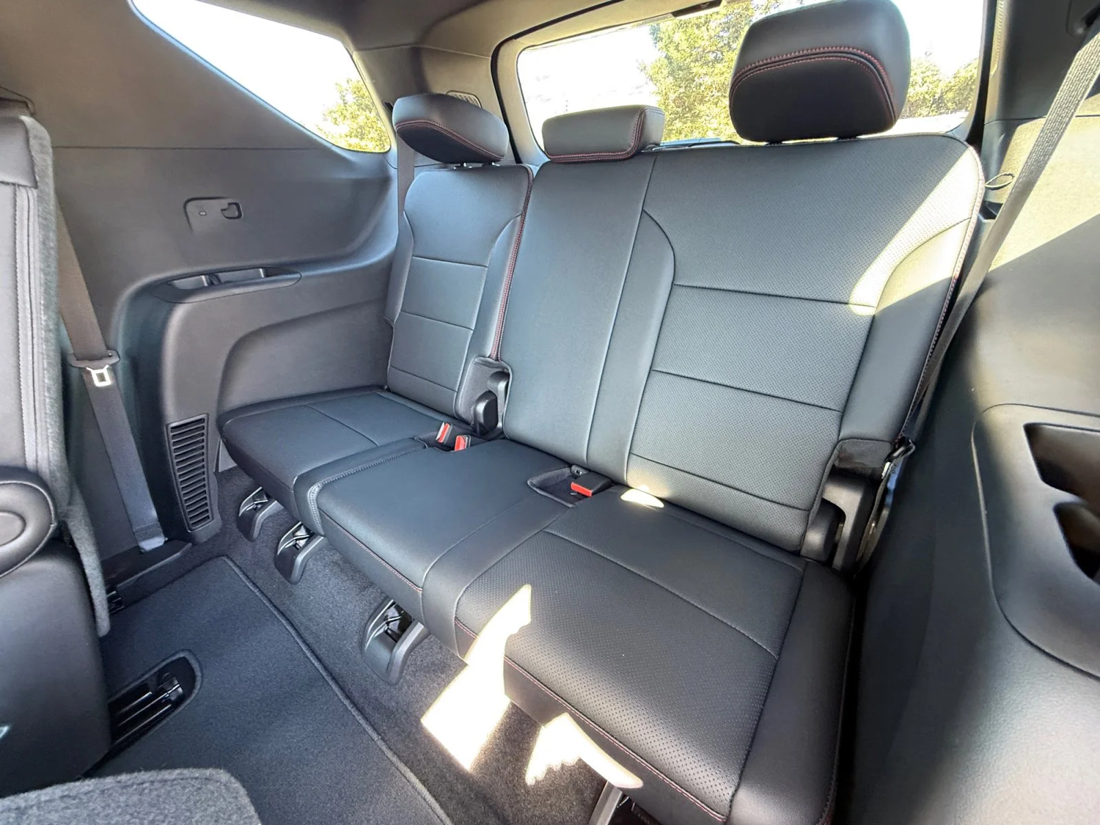 2025 Chevrolet Traverse RS - Photo 21