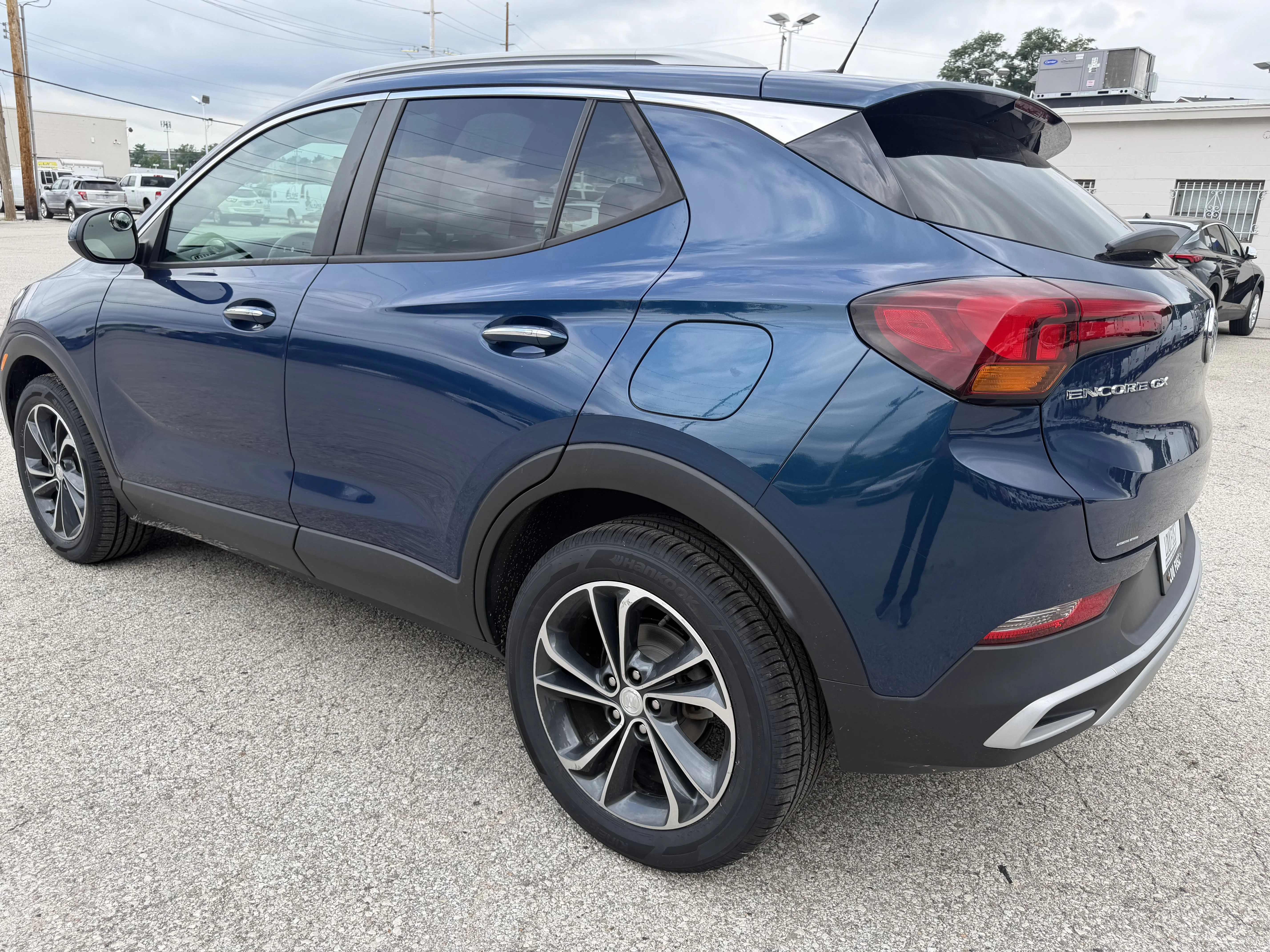 Used 2020 Deep Azure Metallic Buick Select image 5