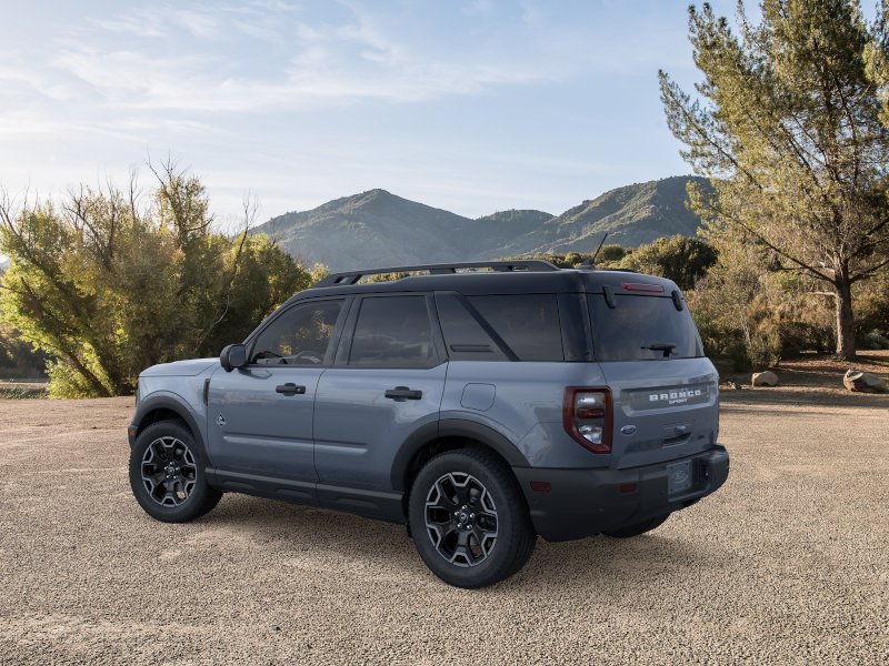 New 2026 Azure Gray Metallic Tri-Coat Ford Outer Banks® image 4