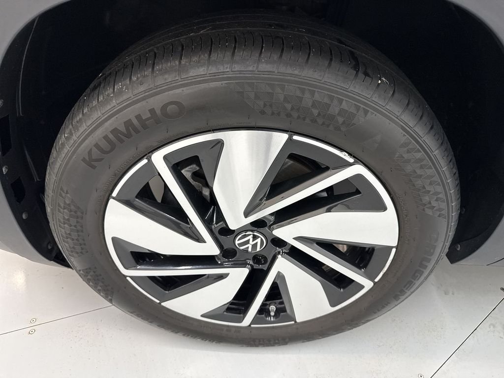 Used 2025  Volkswagen 2.0T SEL image 35