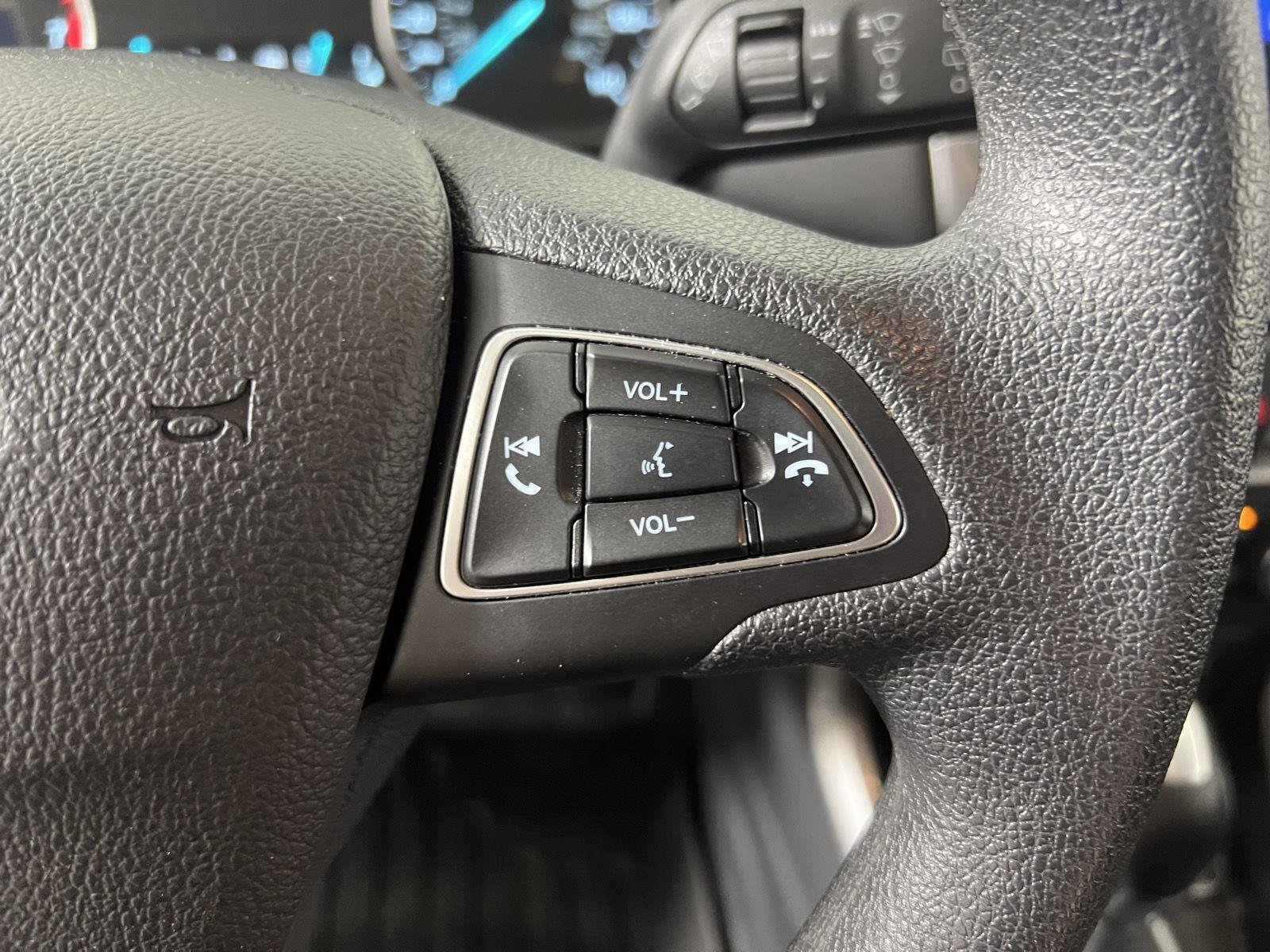 Used 2022 Lightning Blue Ford SE image 16