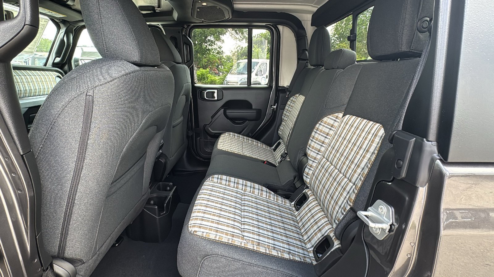 New 2026 Granite Crystal Metallic Clear-Coat Exterior Paint Jeep 85th Anniversary Edition image 14