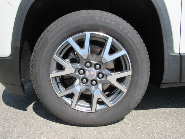 Used 2023 White Frost Tricoat GMC SLT image 9