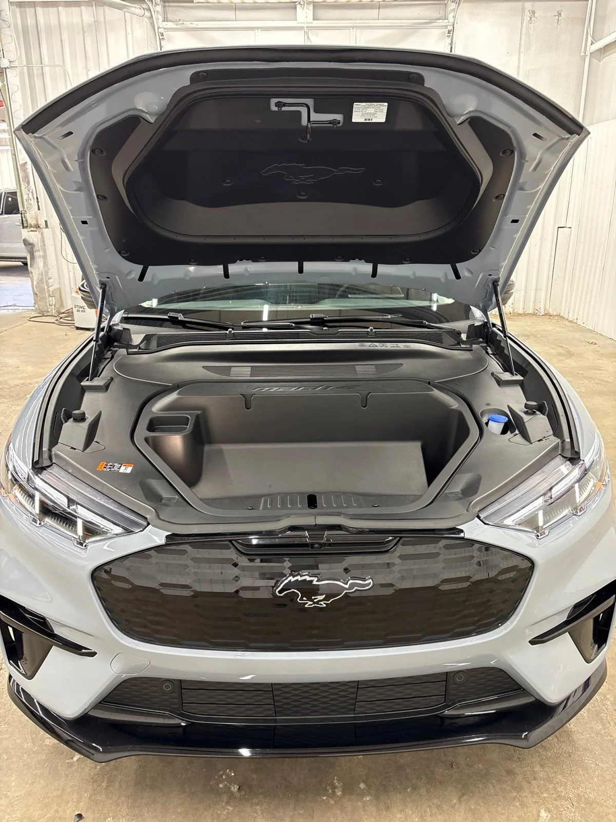 New 2026 Glacier Gray Metallic Tri-coat Ford Premium image 4