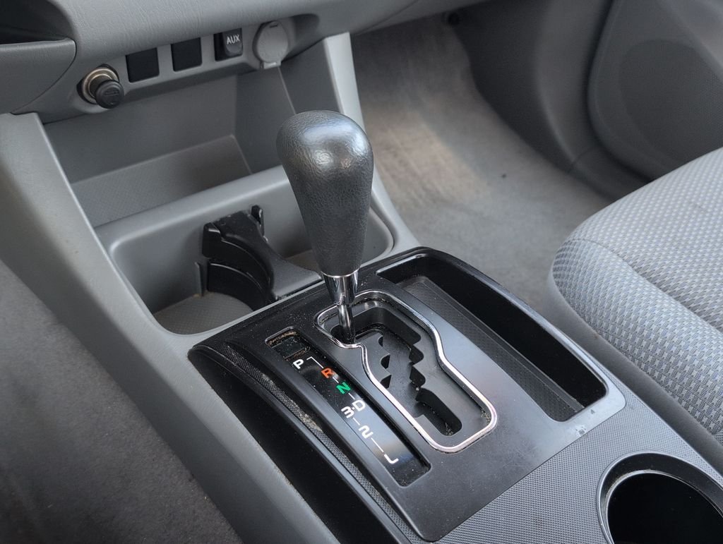 Used 2009 Silver Toyota Base image 18