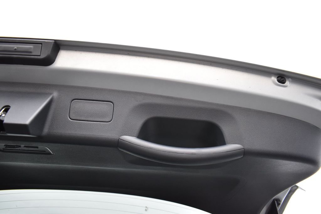 New 2026 Ivory Silver Kia S image 19
