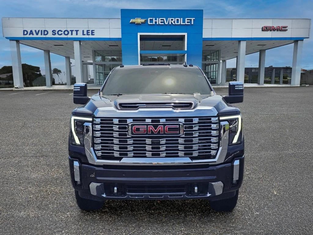 Used 2025 Titanium Rush Metallic GMC Denali image 2