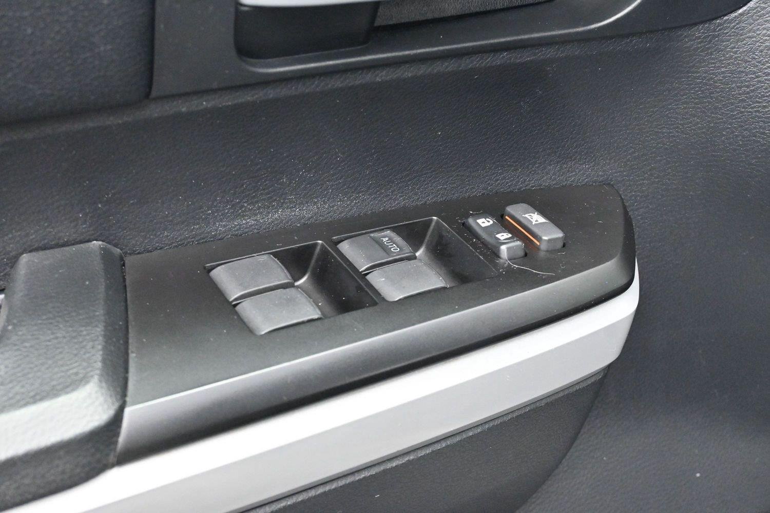 Used 2019 Super White Toyota SR5 image 10