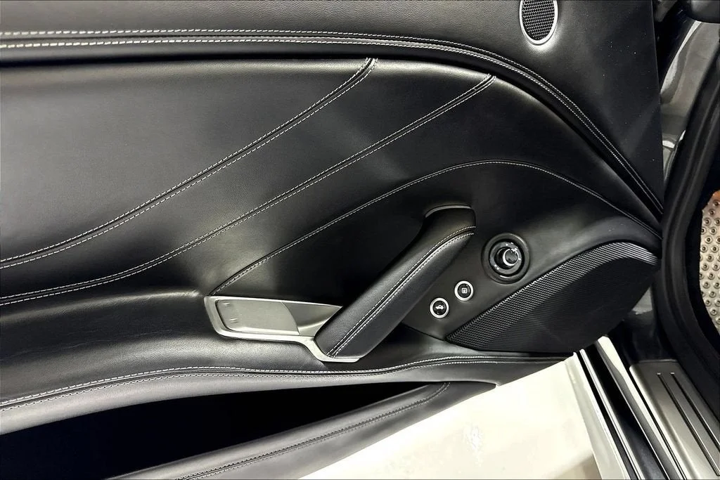 Used 2015 Grigio Silverstone Ferrari T image 31