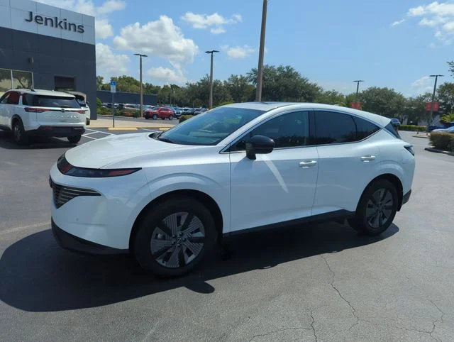 Used 2025 White Nissan SL image 13