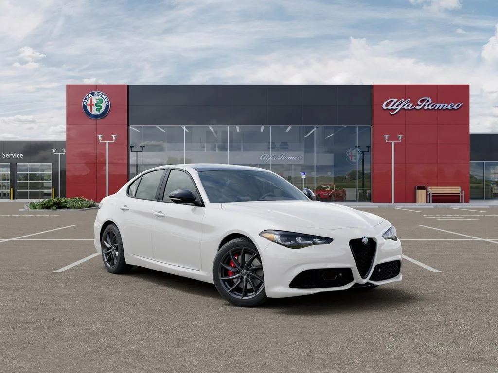 New 2025 Milano White Exterior Paint Alfa Romeo Base image 5
