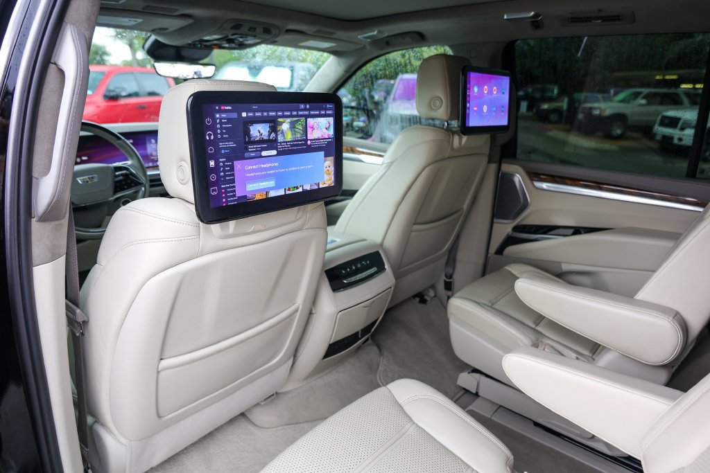 Certified Used 2025 Black Raven Cadillac Sport Platinum image 25