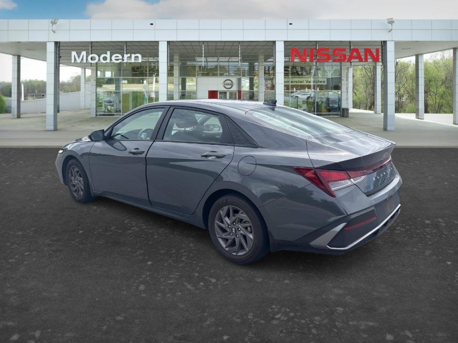 Used 2024 Ecotronic Gray Hyundai SEL image 3