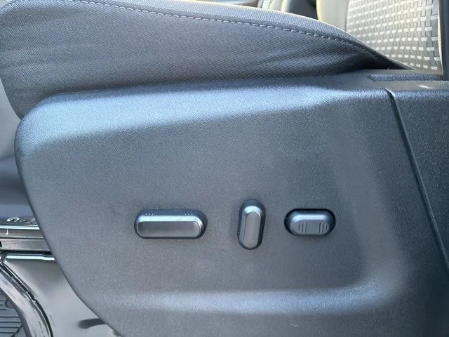 New 2024 White Ford Medium Roof Pass. XLT AWD image 14