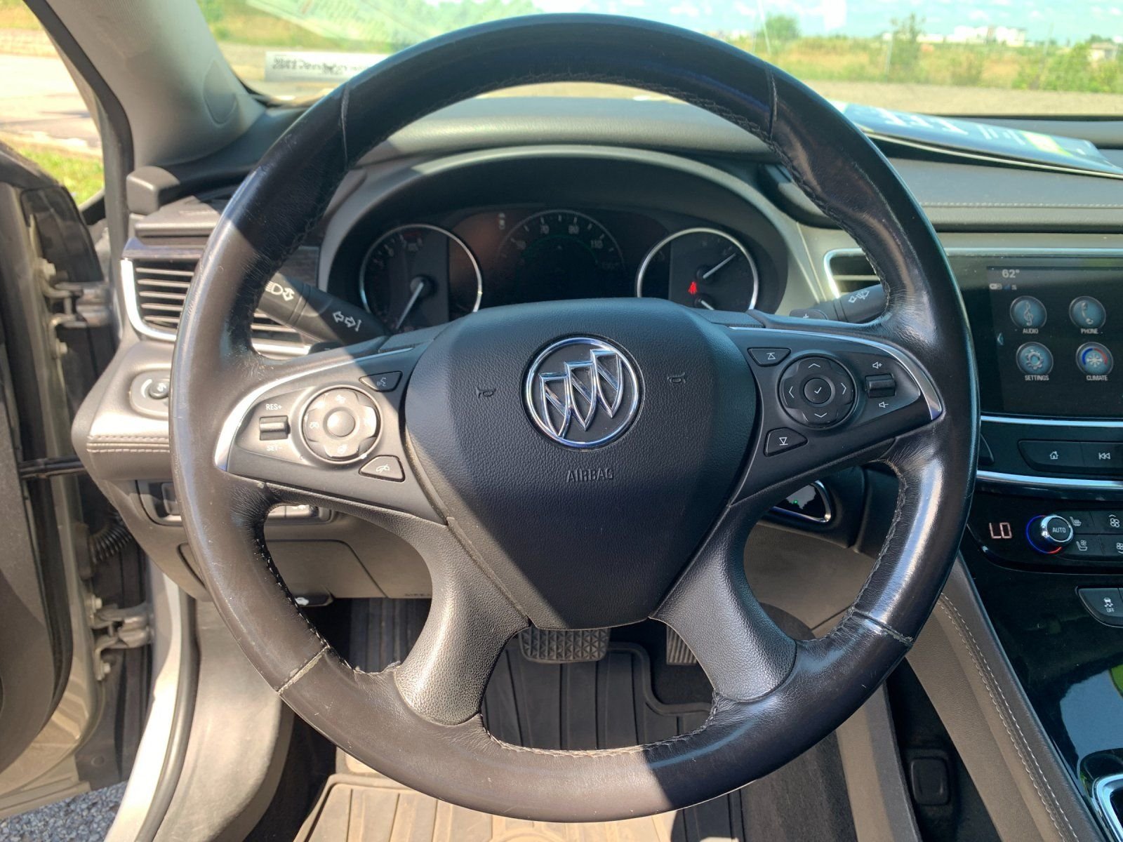 Used 2019  Buick Premium I Group image 25