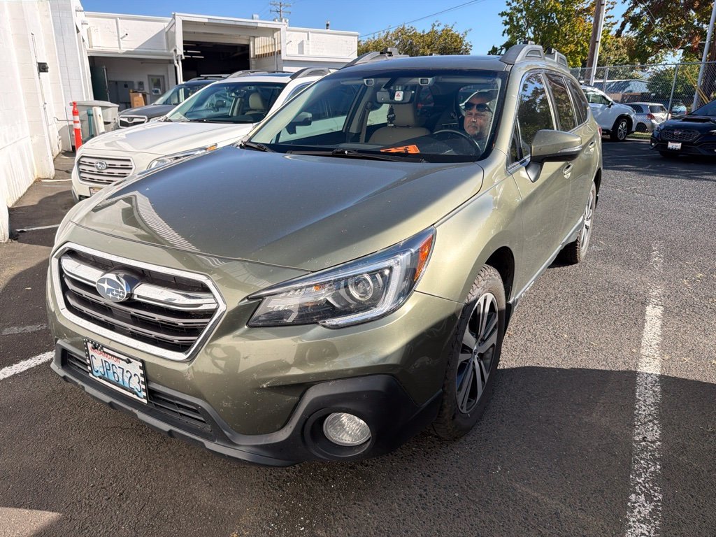 Used 2019 Green Subaru 2.5i image 1