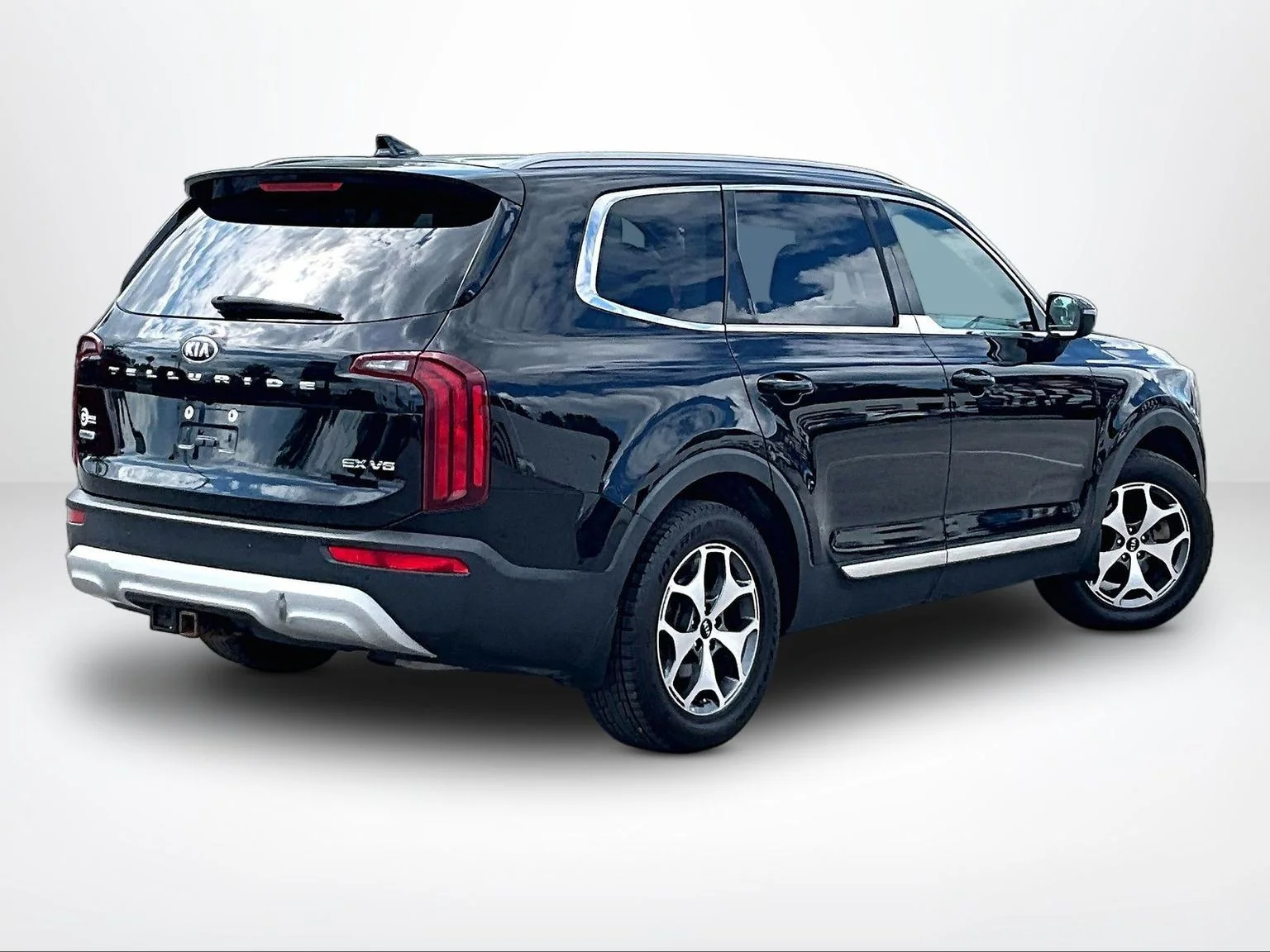 Used 2020 Black Kia EX image 3