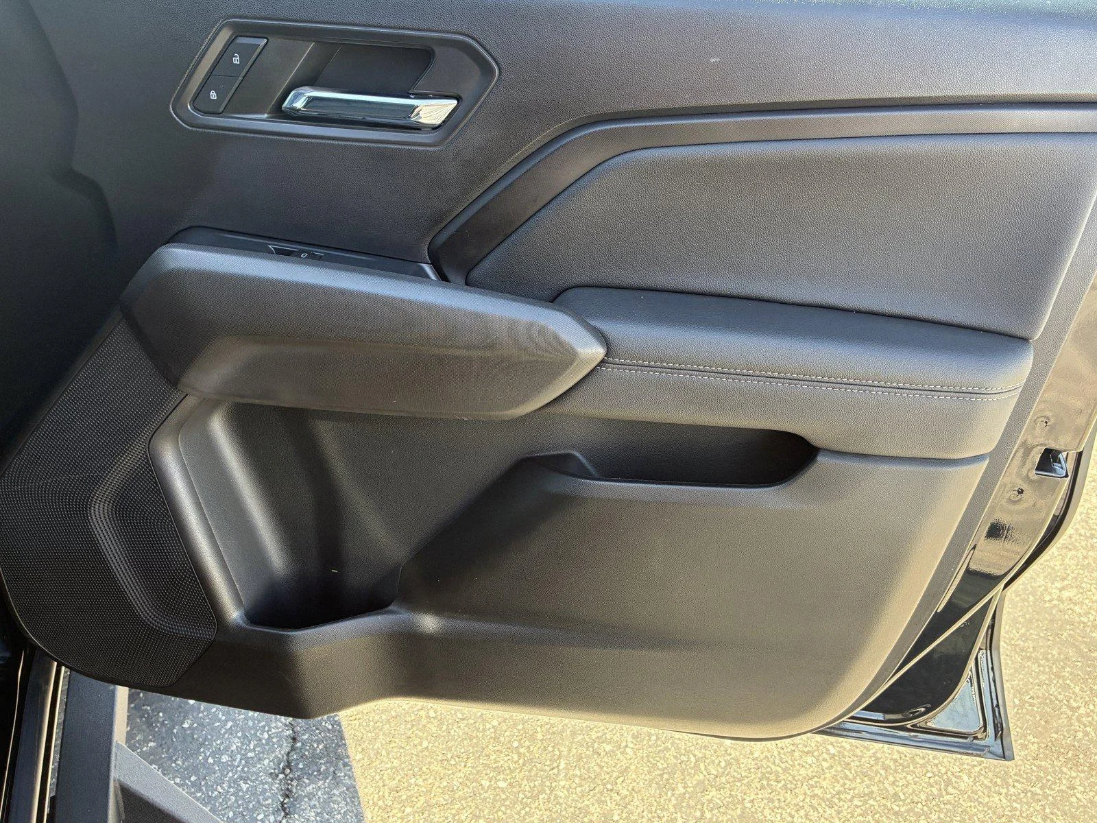 Used 2023 ONYX BLACK GMC 4WD Elevation image 7
