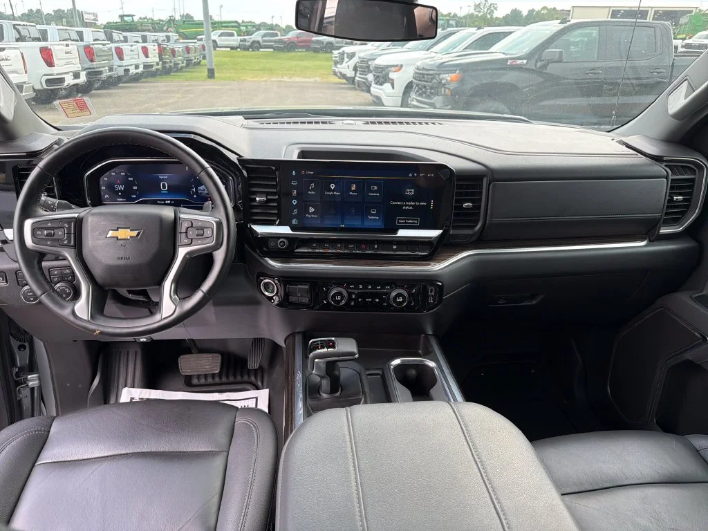 Used 2025 Gray Chevrolet LT image 17