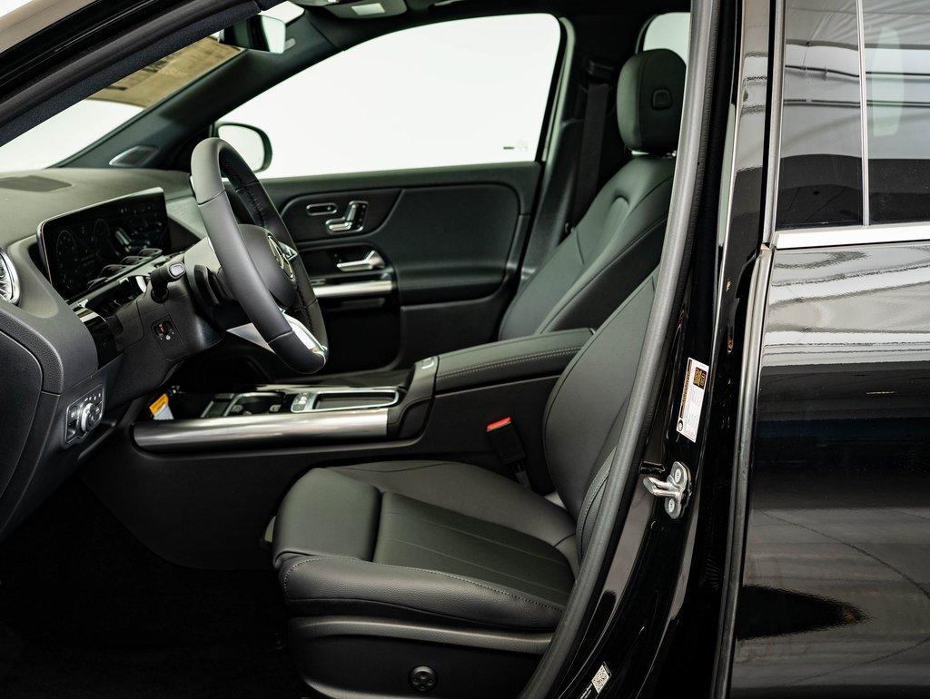 Used 2026 Night Black Mercedes-Benz GLA 250 image 21