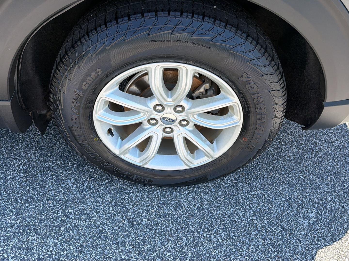 Used 2020 Magnetic Ford Base image 36