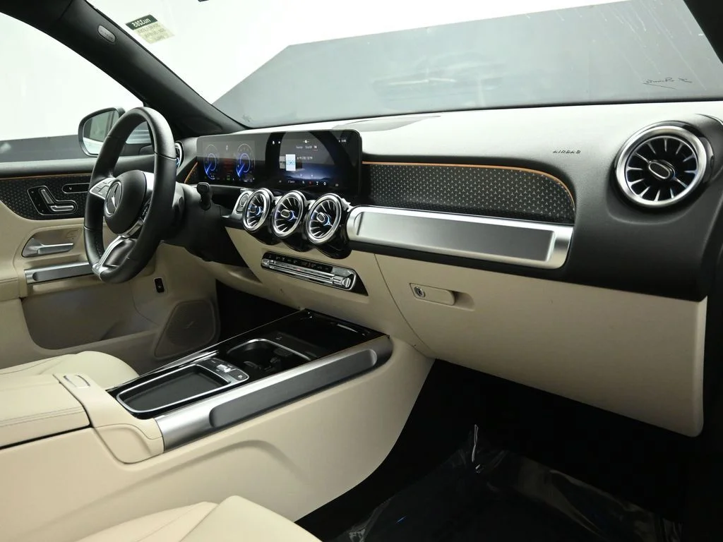 Used 2024 Cirrus Silver Metallic Mercedes-Benz 300 image 28