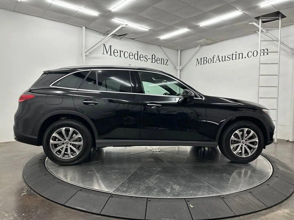New 2026 Black Mercedes-Benz GLC 300 image 8