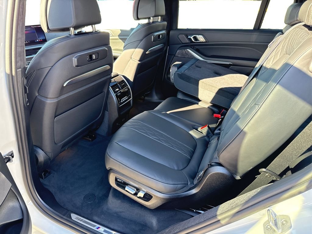 2026 BMW X7 M60i - Photo 10