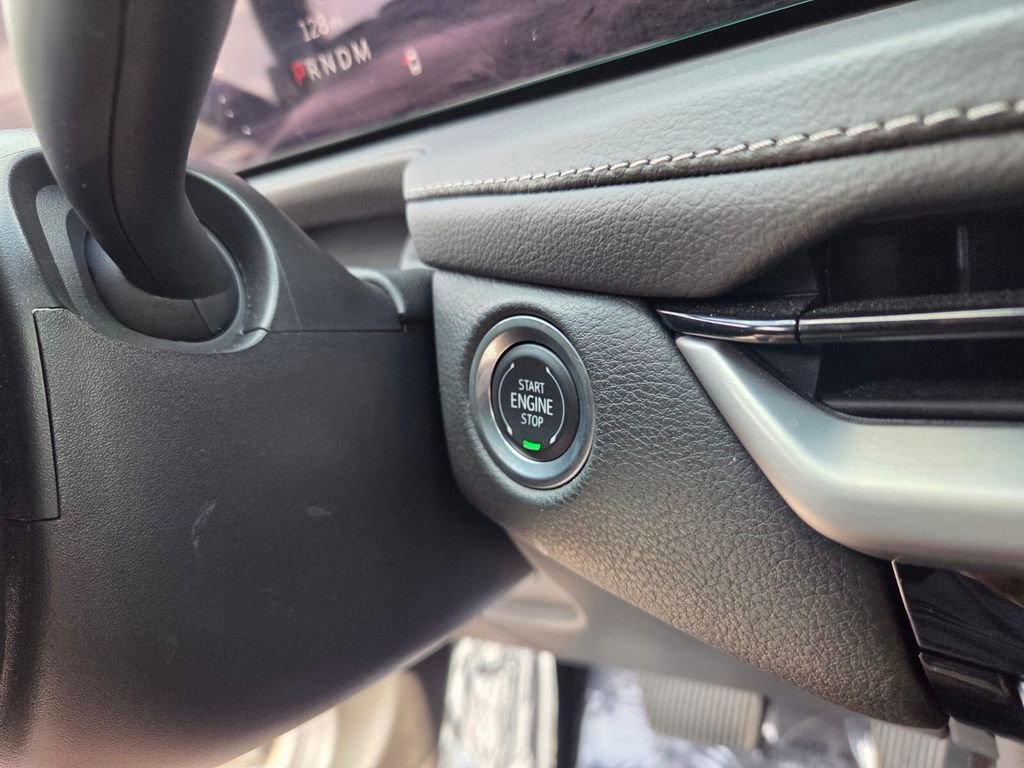 2025 Cadillac XT4 Premium Luxury - Photo 29