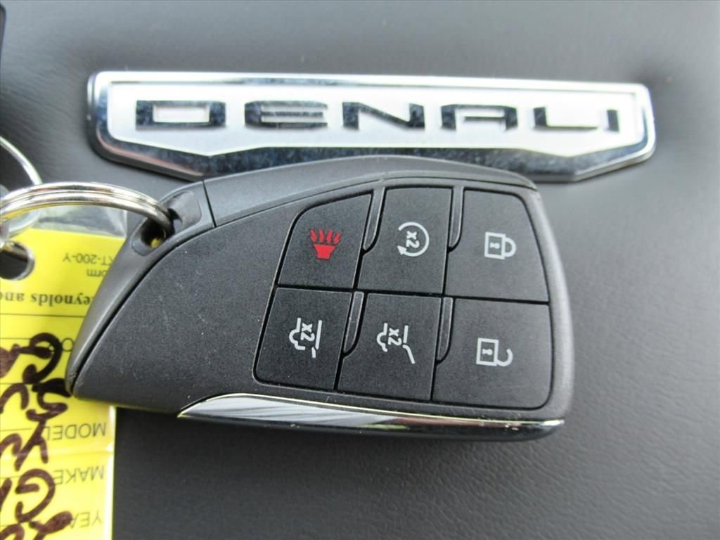Used 2025 Sterling Metallic GMC Denali image 31