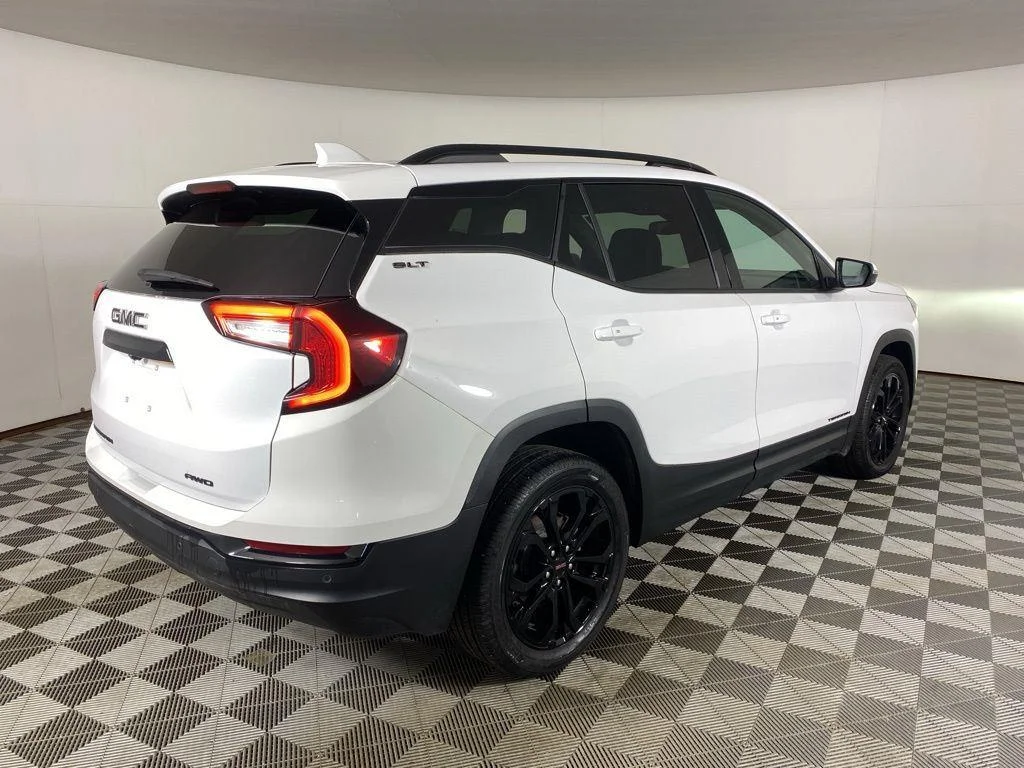 Used 2022 Summit White GMC SLT image 10
