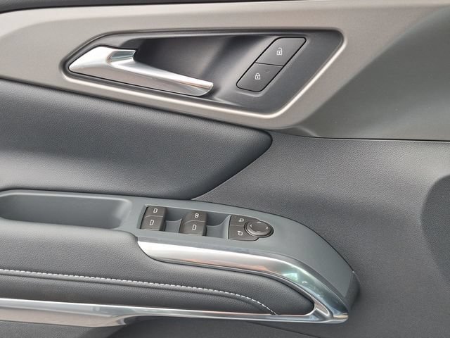 2027 Chevrolet Traverse LT - Photo 25