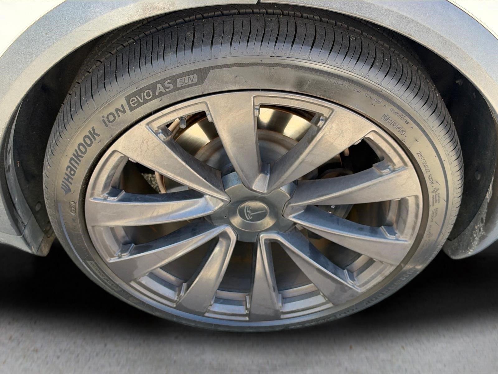 Used 2022 Pearl White Multi-Coat Tesla Plaid image 21