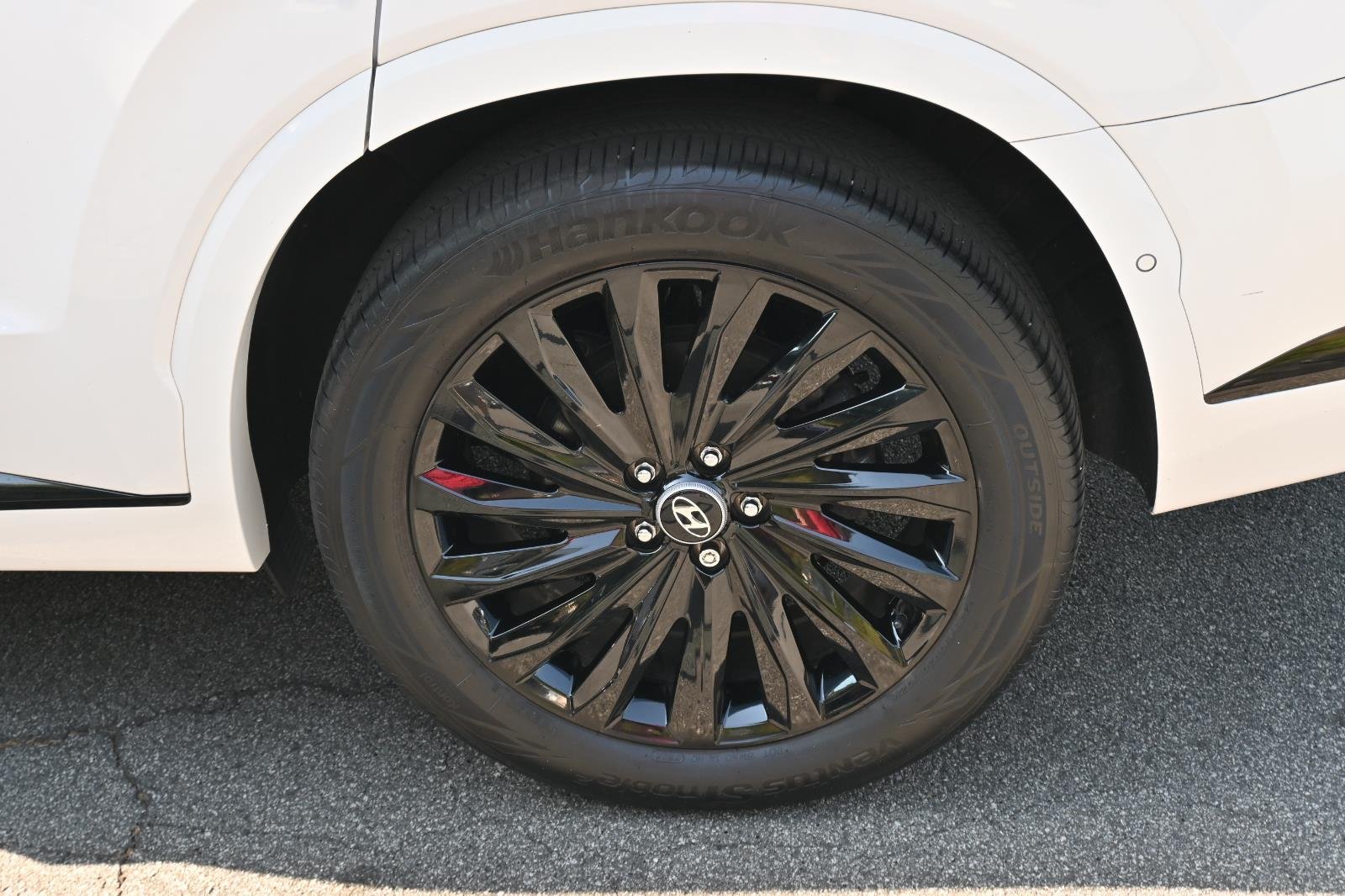 Used 2025 White Hyundai Calligraphy Night Edition image 43