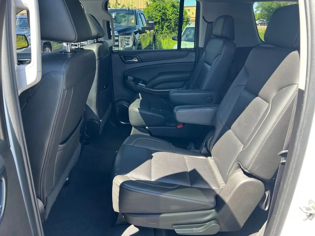 Used 2019 White GMC SLT image 38