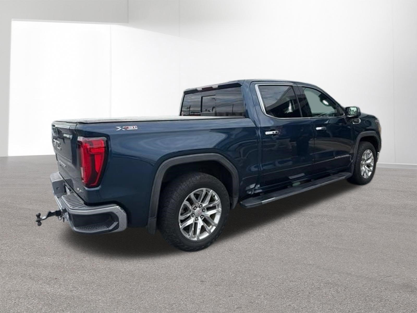 Used 2019 Pacific Blue Metallic GMC SLT image 2