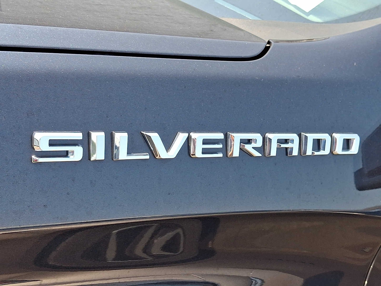 Used 2022 DARK ASH METALLIC Chevrolet LT image 7
