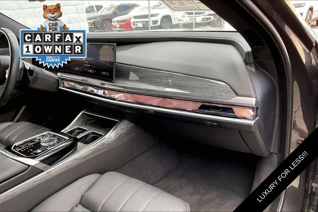 Used 2023 Gray BMW xDrive60 image 16