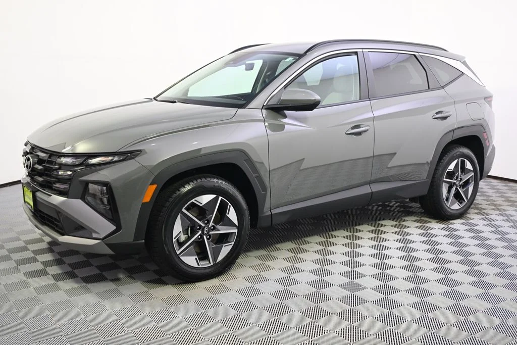 Certified 2025 Hyundai Tucson SEL with VIN 5NMJBCDE5SH566180 for sale in St. Louis Park, Minnesota