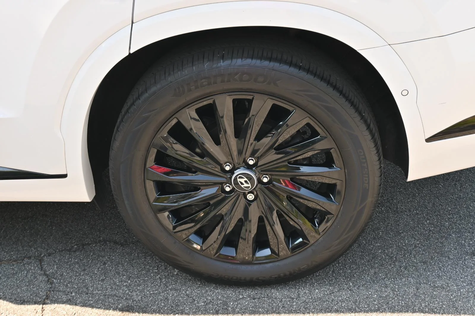 Used 2025 White Hyundai Calligraphy Night Edition image 43