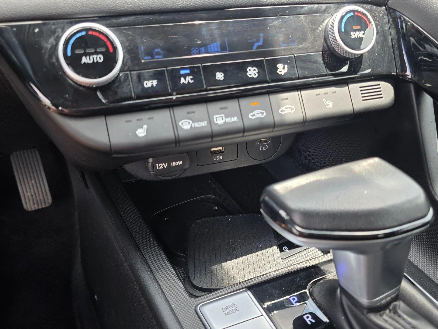 Used 2025 Fluid Metal Hyundai SEL Convenience image 18