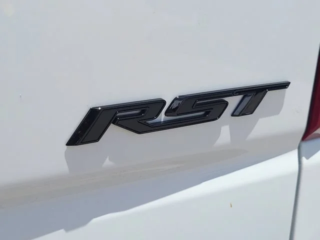 New 2026 Summit White Chevrolet RST image 10