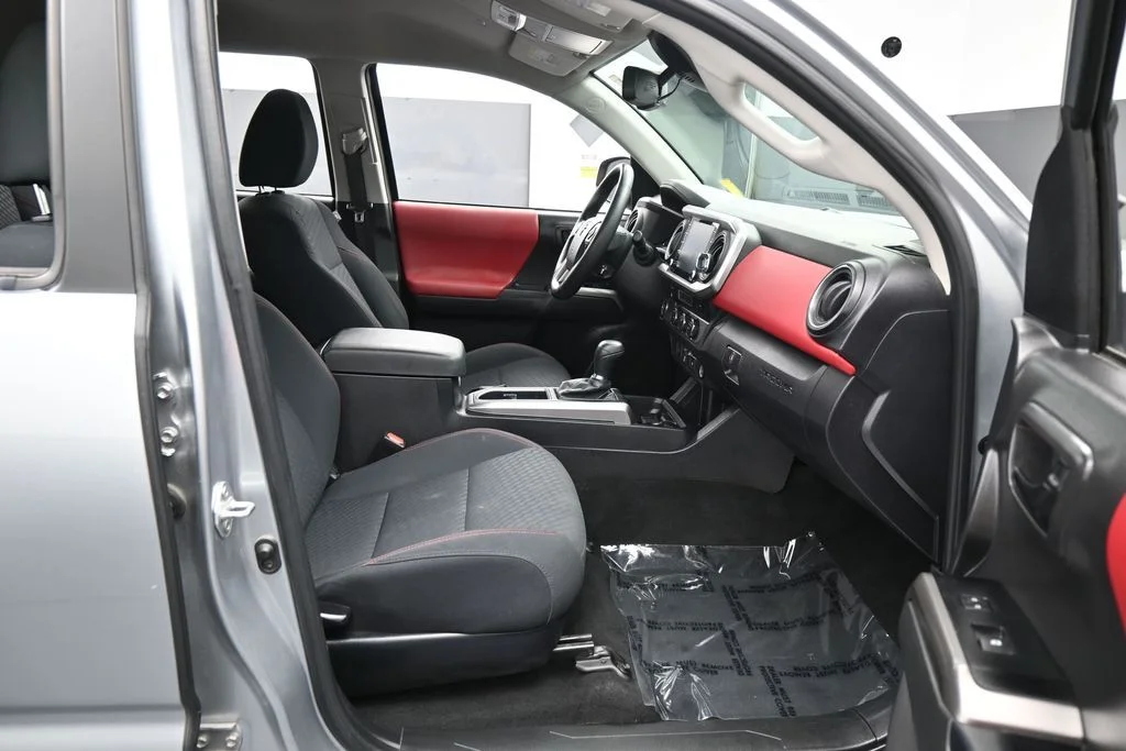 Used 2023 Lunar Rock Toyota SR5 image 38